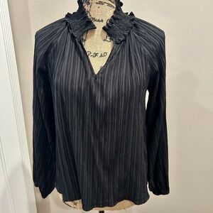Lush Women's Black Ruffled Collar Long-Sleeve Top pleated  size M